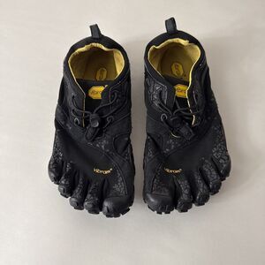 Vibram FiveFingers Spyridon 14W4202 Barefoot Shoes Womens Size 8 to 8.5 or 39